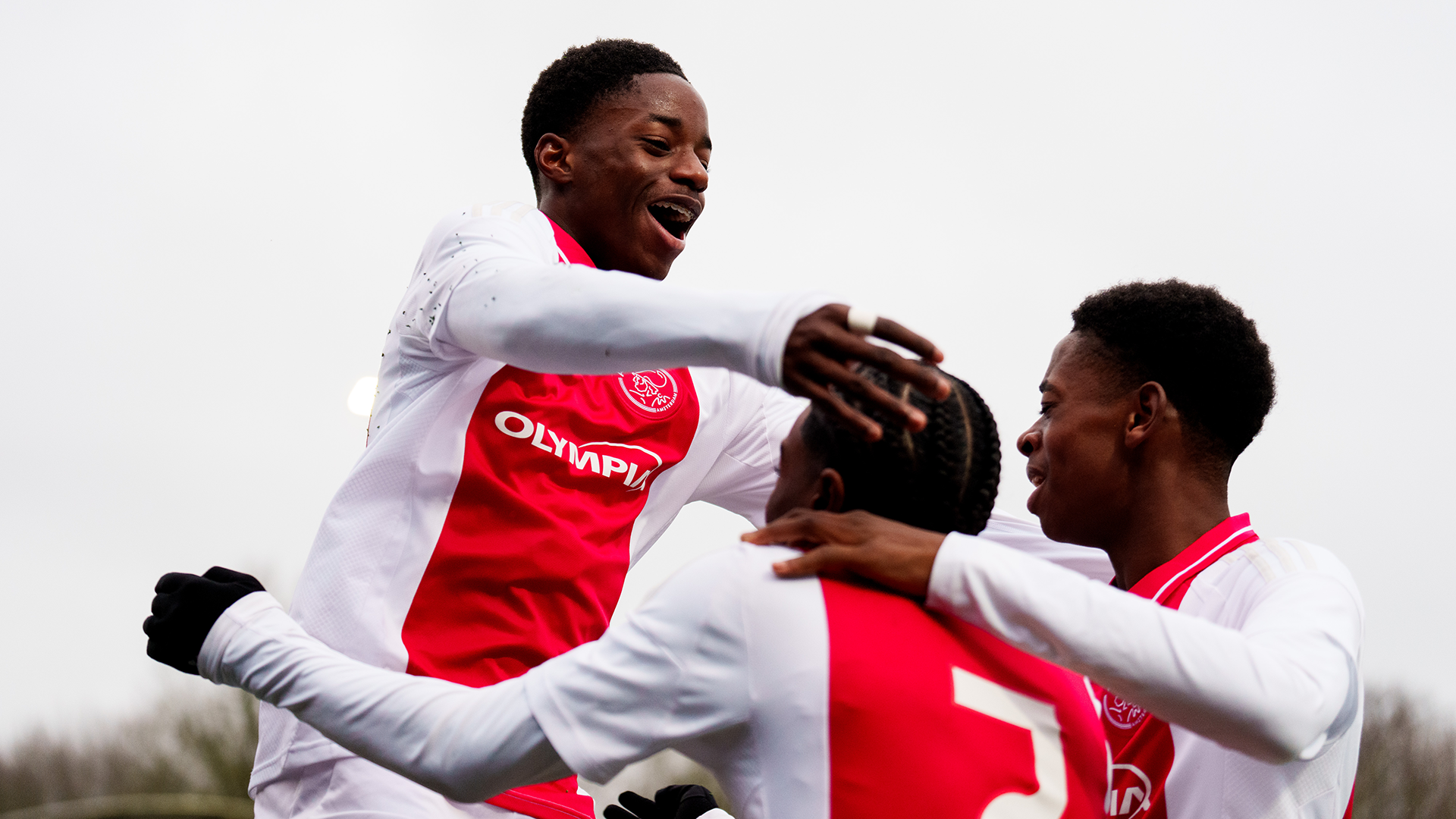 Ajax O16 Header