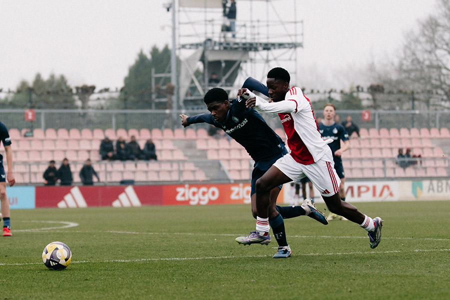 Ajax O19 24