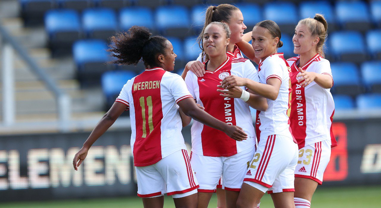 Ajaxvrouwen1280