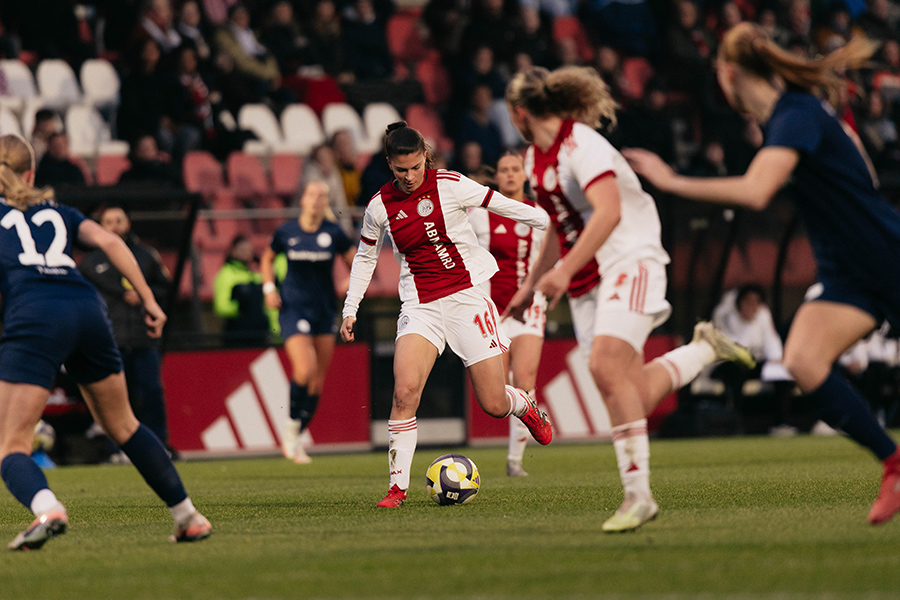 Ajaxhera4