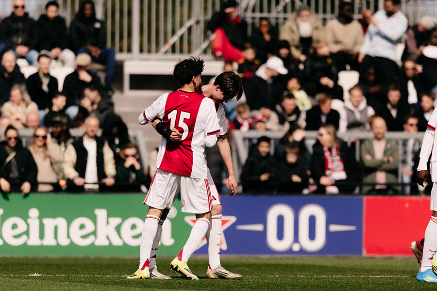 Ajax PSG 1