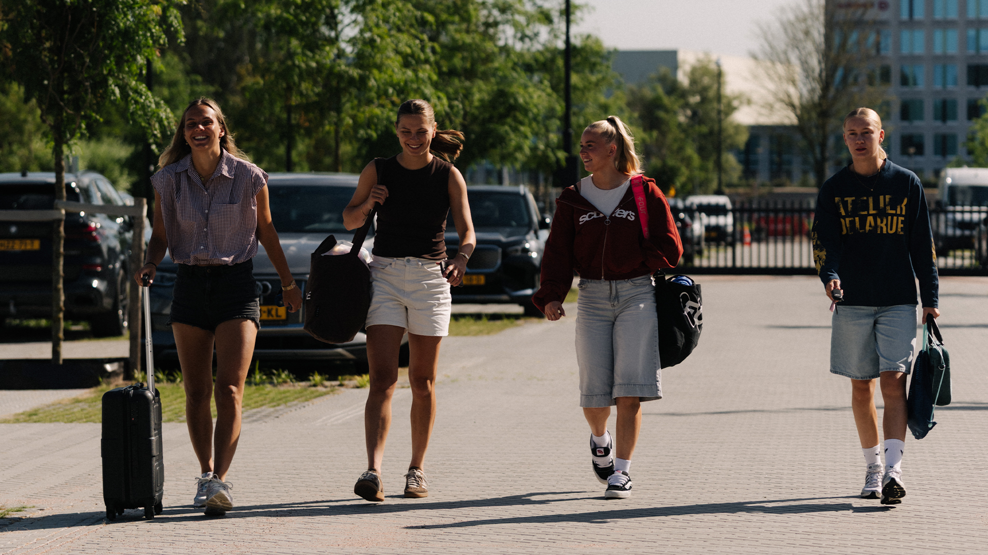 Vrouwen Aankomst Header