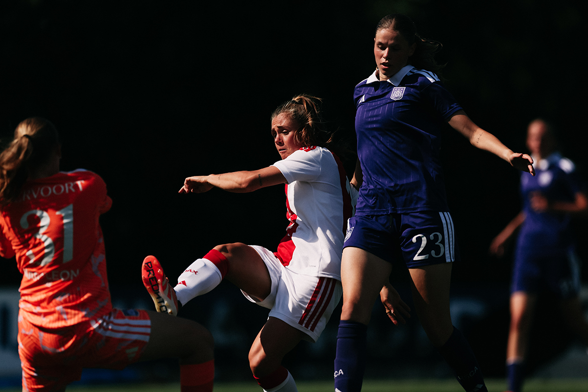 Ajaxvrouwenanderlecht 9