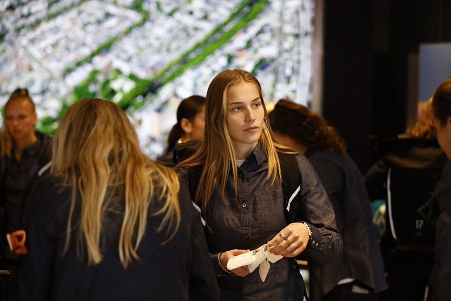 Ajax Vrouwen Schiphol 2 900 1920