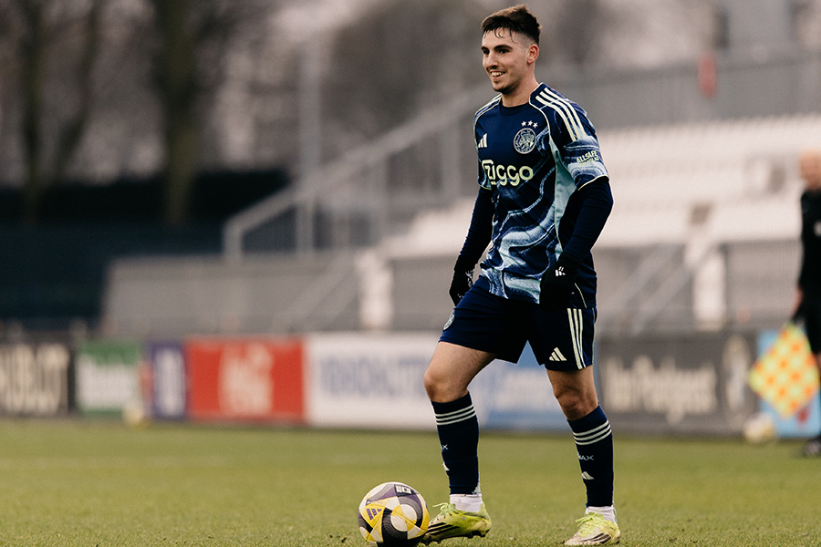 Ajax Telstar 13