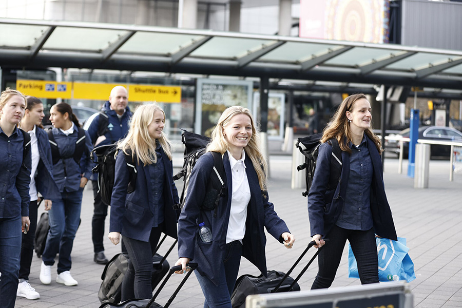 Ajax Vrouwen Schiphol 10 900 1920 (1)