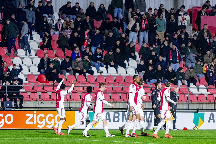 Jong Helmond 900 7