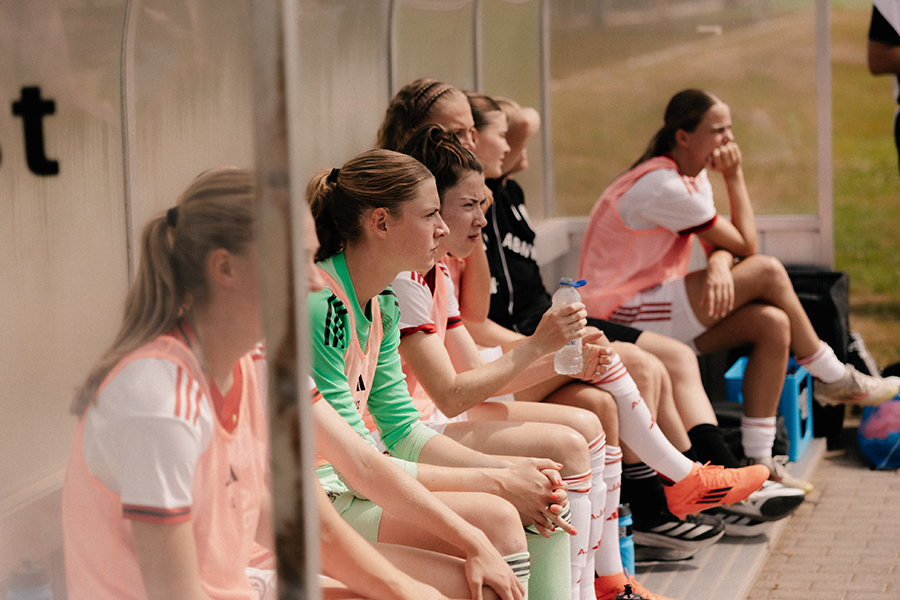 Dugoutajaxvrouwen
