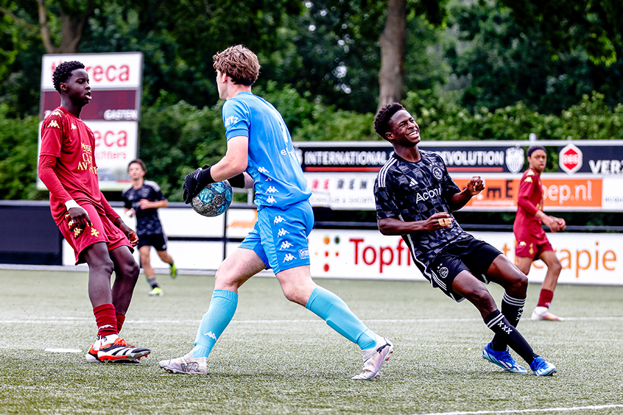 Ajax Metz 4
