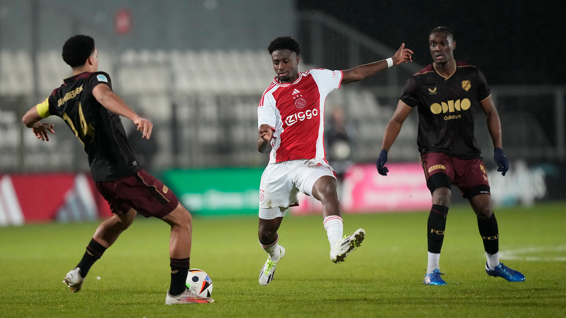 Highlights Jong Ajax - Jong FC Utrecht | Comeback op de Toekomst