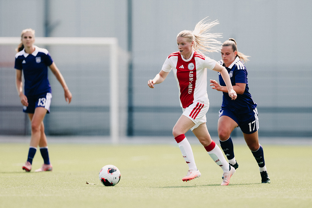 Ajaxvrouwenanderlecht 8