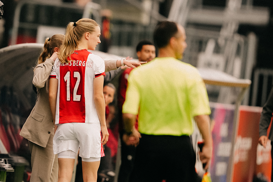 Ajaxvrouwenexc 10