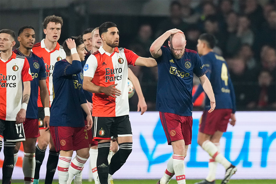 Klaassen Hand Op Hoofd 900