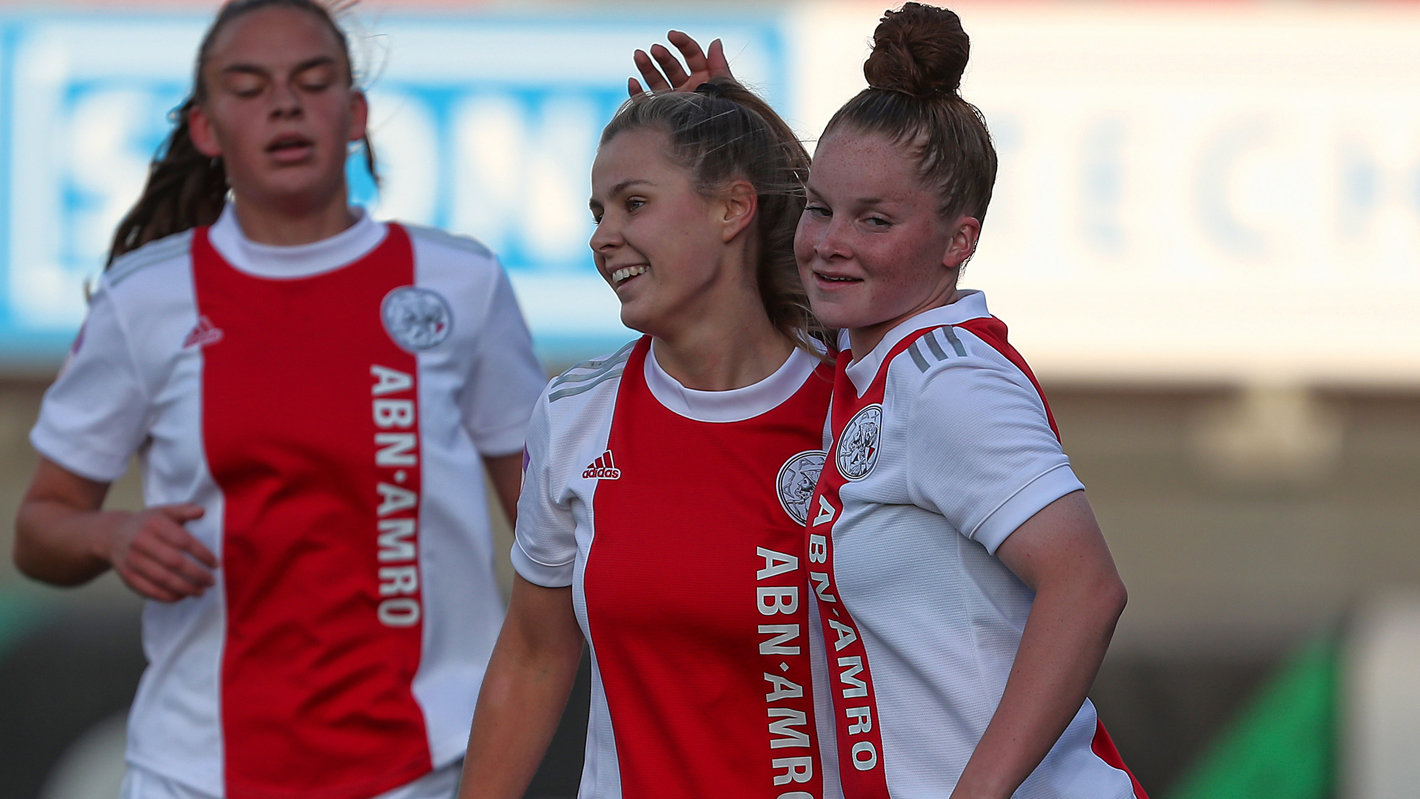 Excelsiorajaxvrouwen Pelova0 1