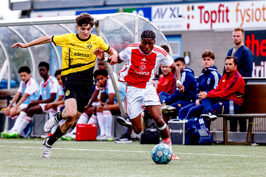 Ajax BVB 1