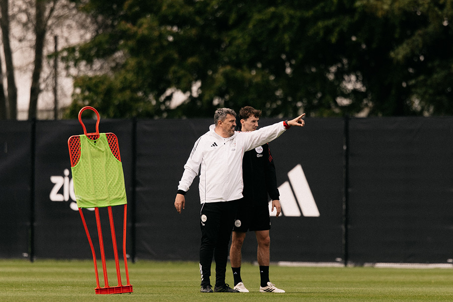 Training Ajax 900 1