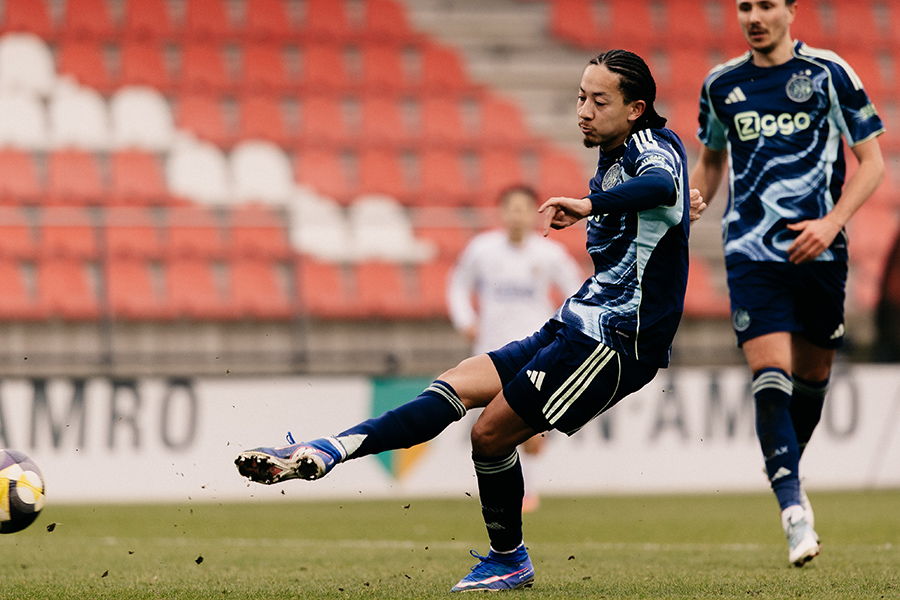 Ajax Telstar 10