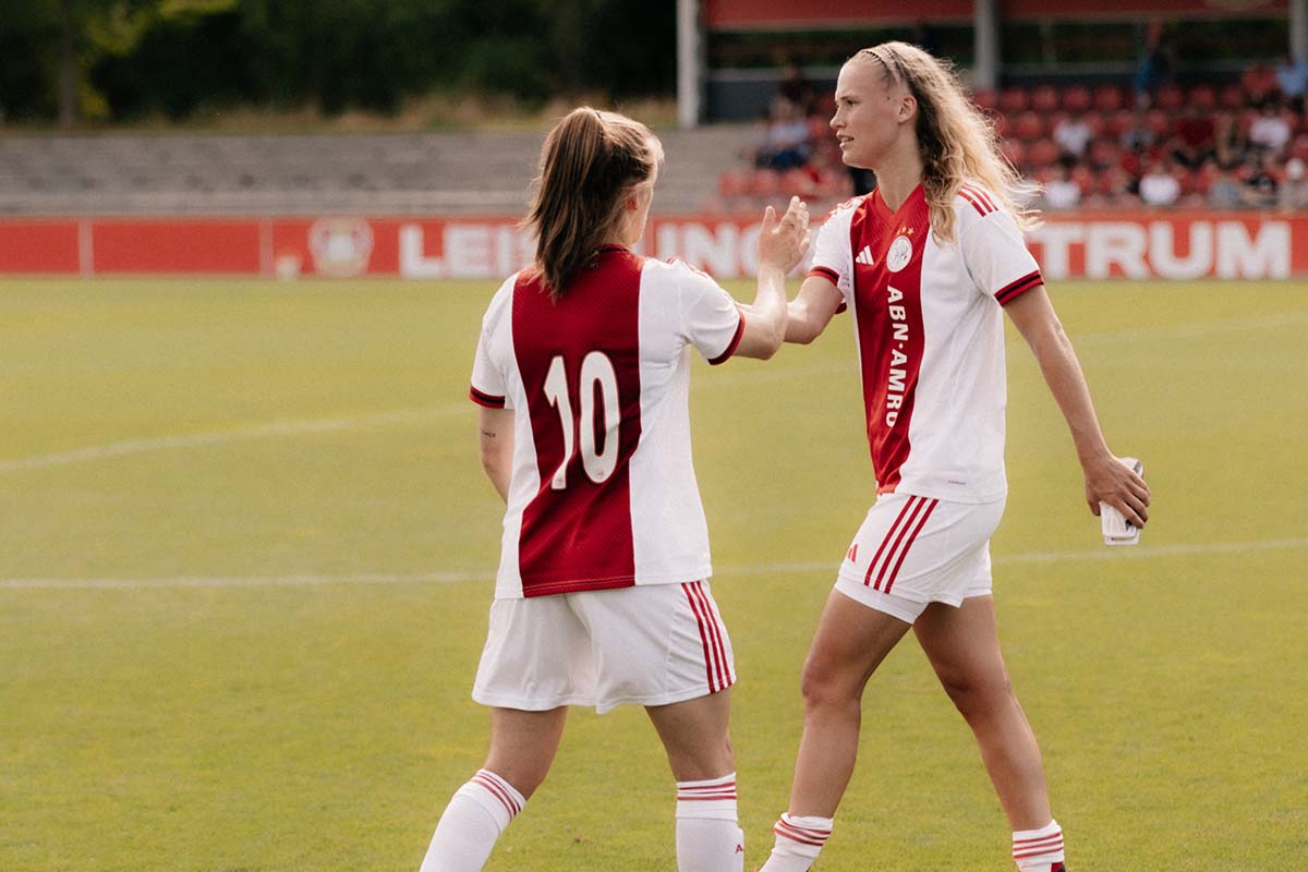 Leverkusen Ajax Kip Smits