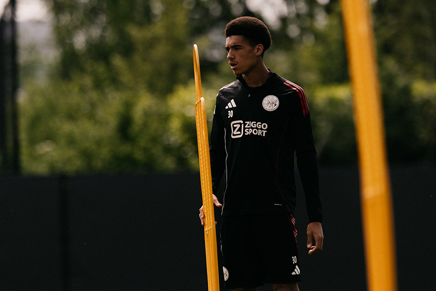 Training Ajax 900 10