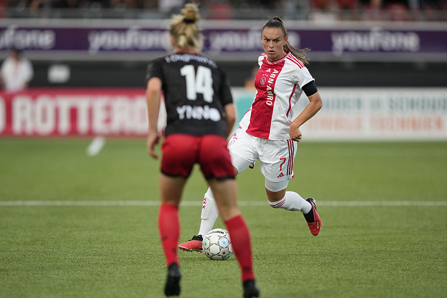 Excelsior Vrouwen Ajax Vrouwen Leuchter Aan De Bal 900