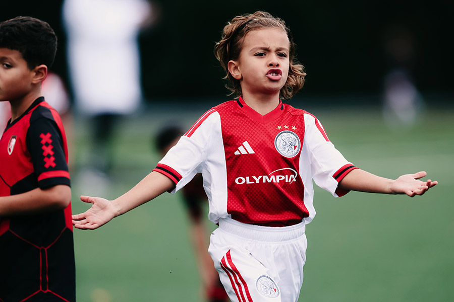 Ajax O8 9