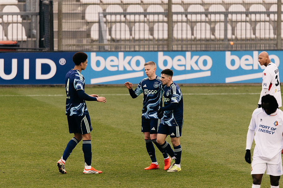 Ajax Telstar 7