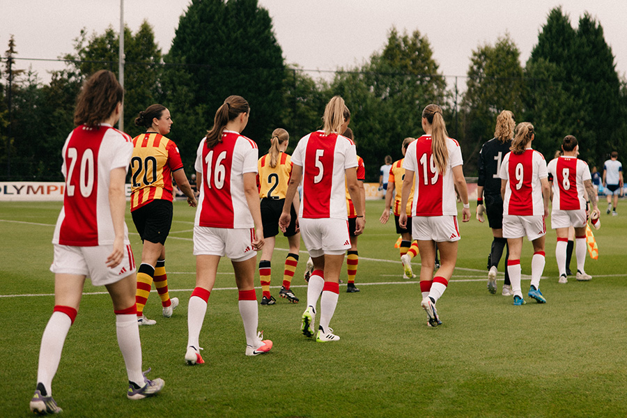 Ajaxvroefen2