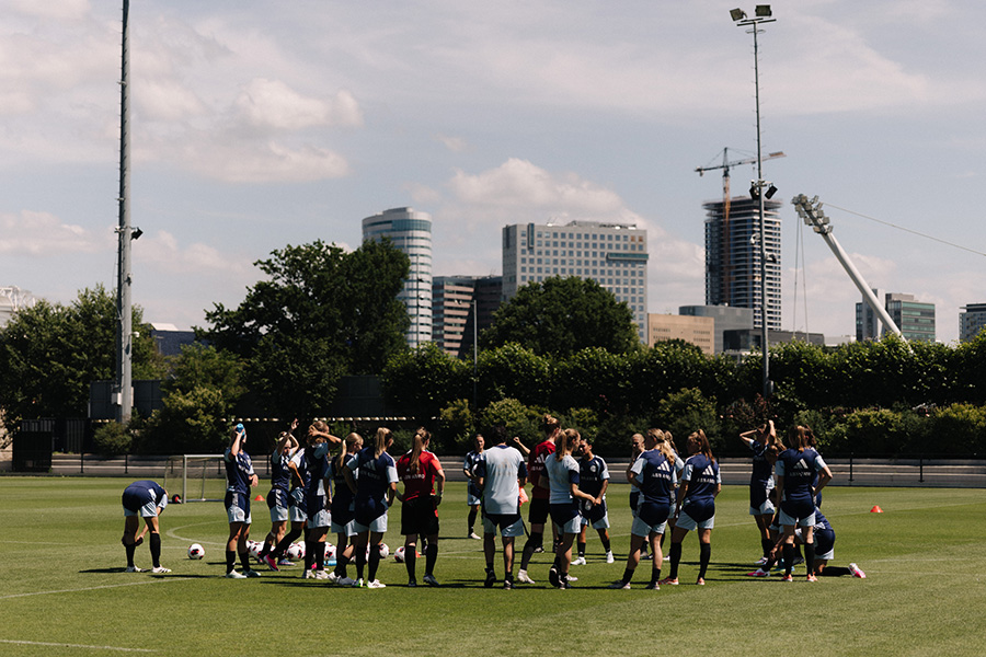 Ajax Vrouwen Training 4